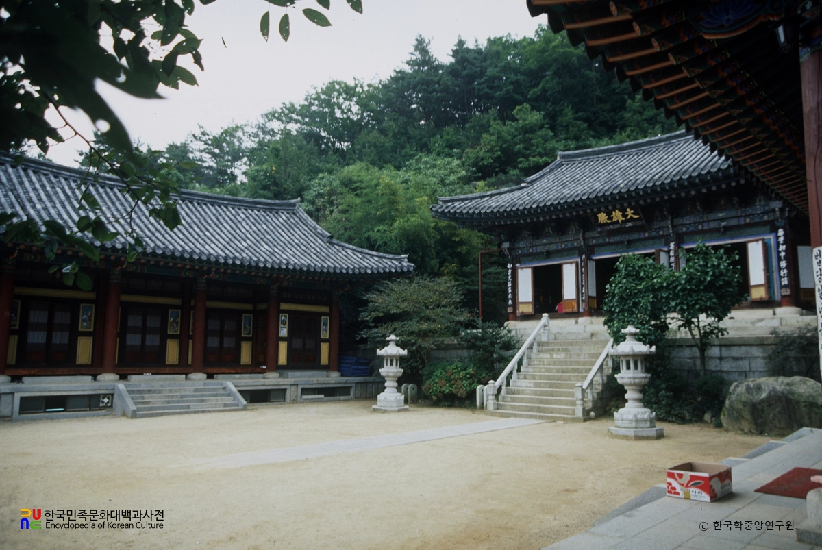 대구 은적사 대웅전 정측면