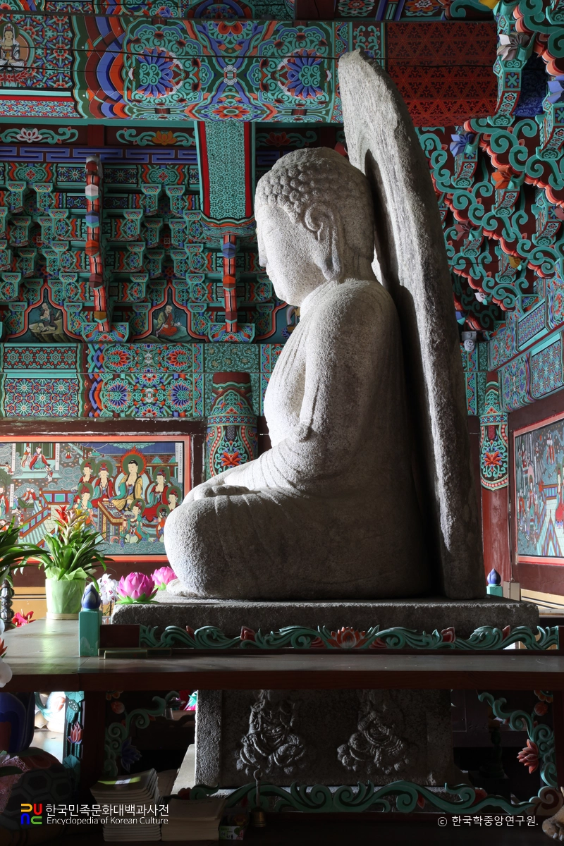 합천 청량사 석조여래좌상 우측면