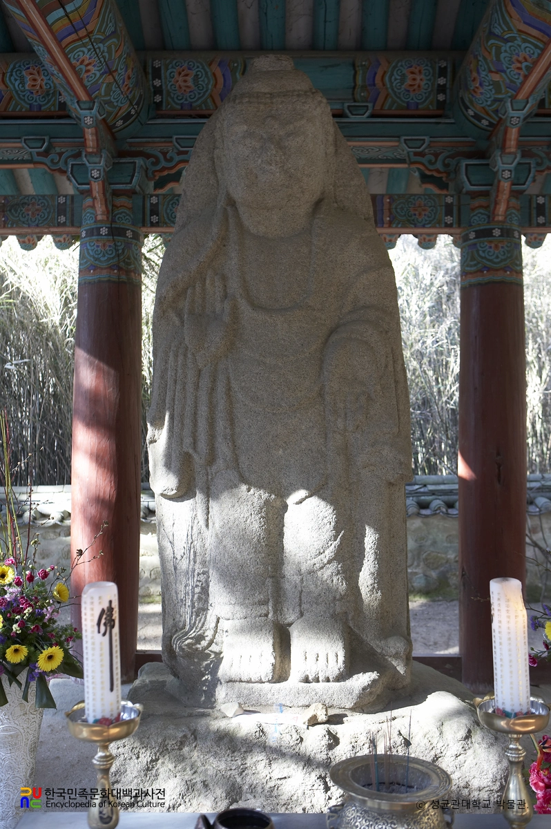 경주 배동 석조여래삼존입상 중 본존불