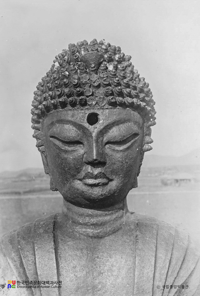 충주 철조여래좌상