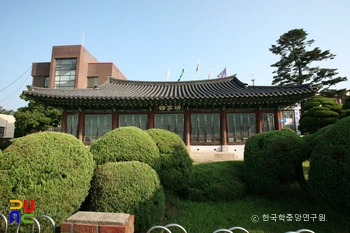 마카오 카지노 슬롯 머신 외동헌 서령관 정면