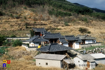 경남 고성 도산서원 전경