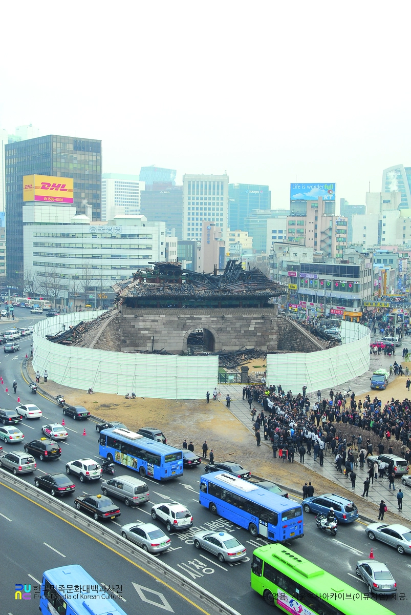 숭례문　/　화재로 소실된 숭례문