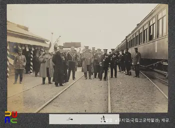 순종 서북순행 사진첩(사진)　/　32_정주역의 이토히로부미
