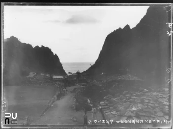 국립중앙박물관 소장 유리건판　/　경북 울릉 도동 풍경