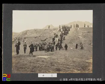 순종 서북순행 사진첩(사진)　/　52_개성 만월대에서 내려옴