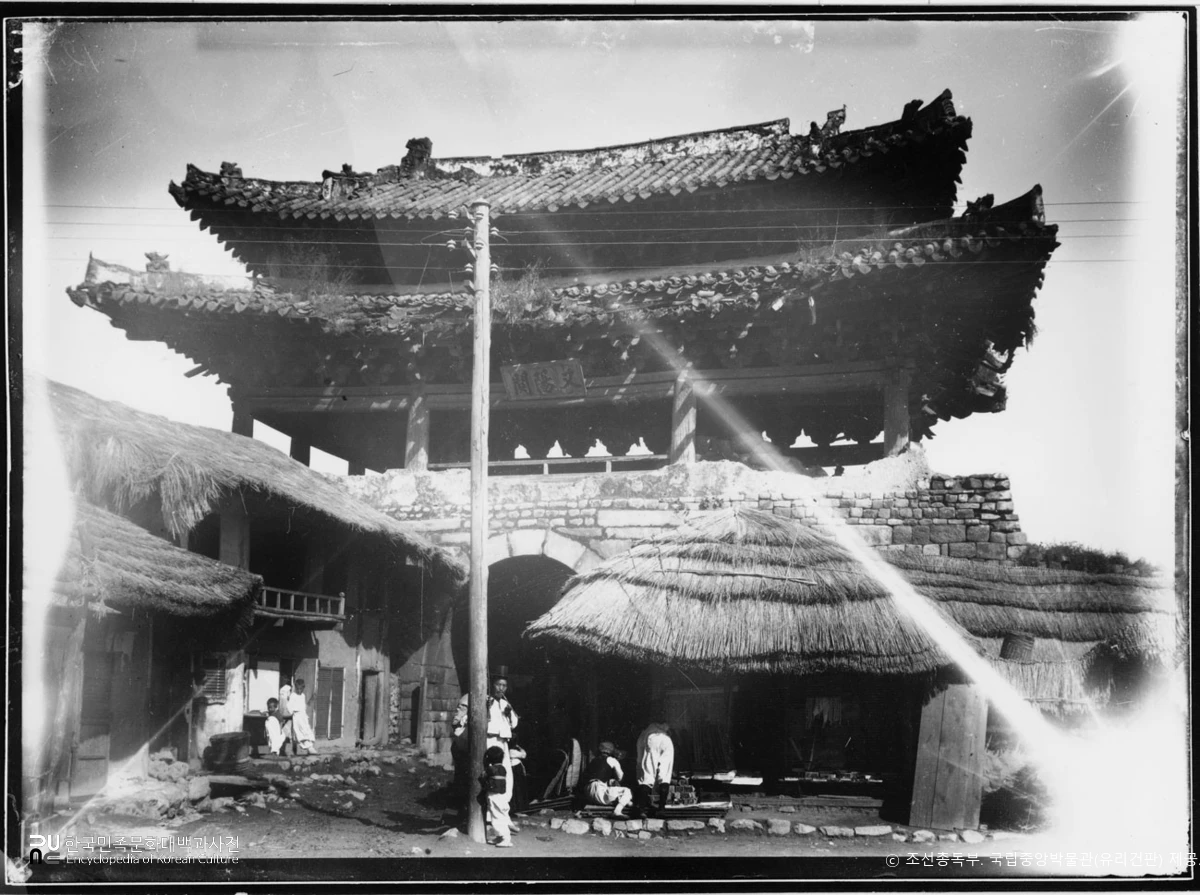 국립중앙박물관 소장 유리건판　/　평양 보통문