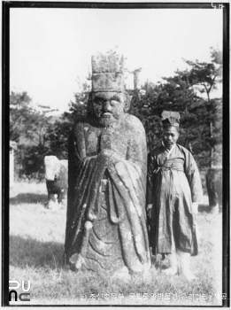 국립중앙박물관 소장 유리건판　/　조선 태종 헌릉 문인석