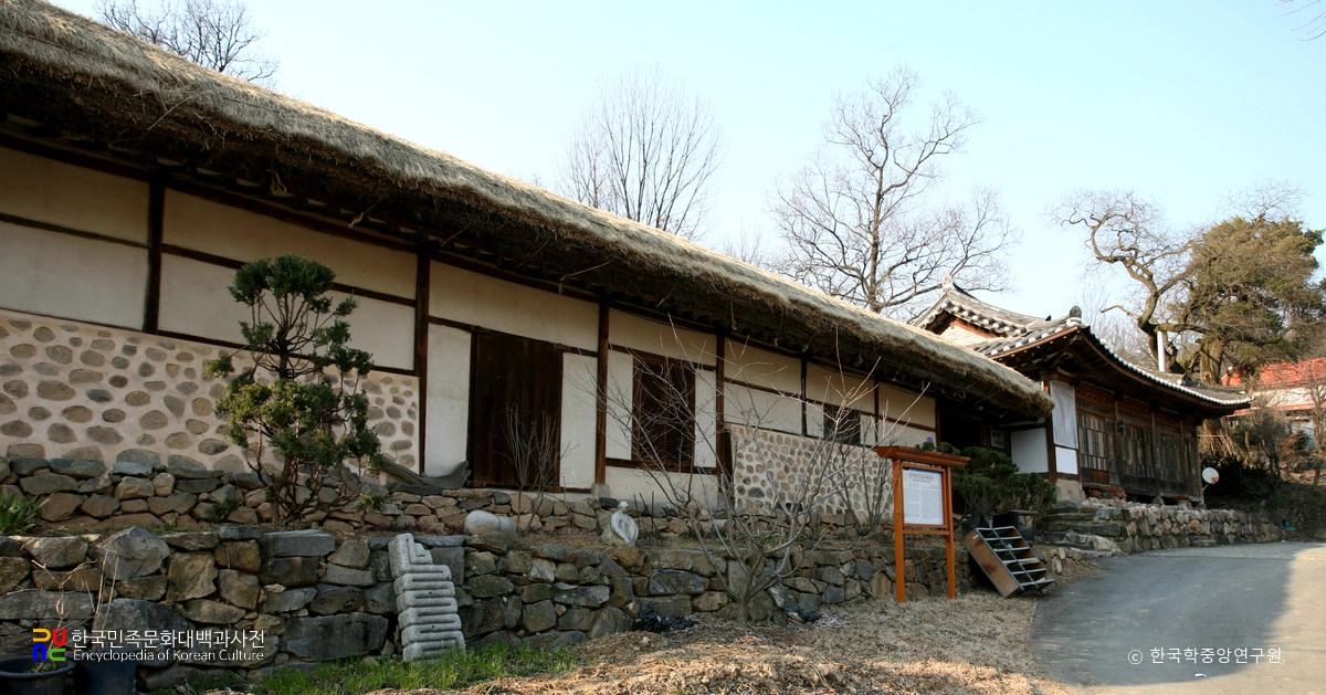 청원 이항희 가옥 행랑채