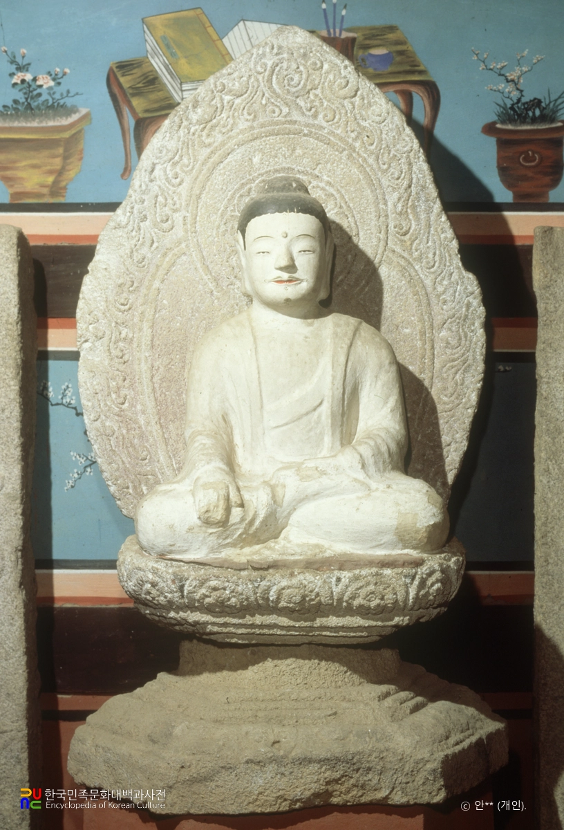 청도 운문사 석조 여래 좌상