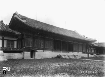 서울 경복궁 중 교태전 정측면