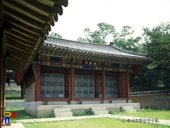 서울 육상궁 덕안궁 정측면