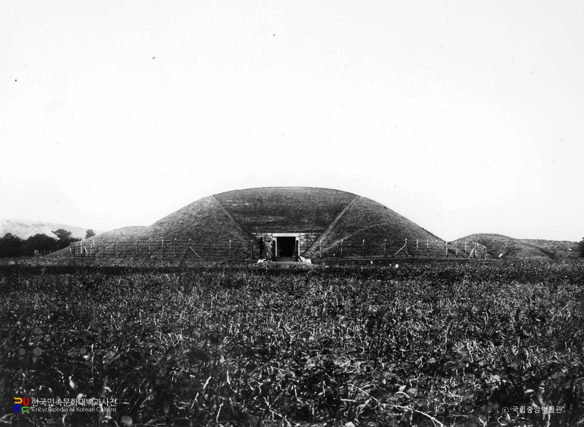 평남 강서 강서대묘