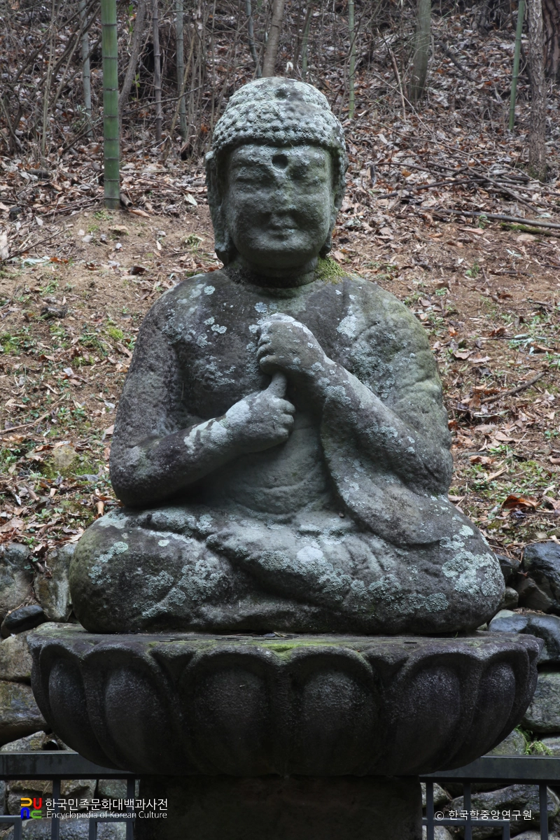 합천 죽고리 삼존석불 중 본존불