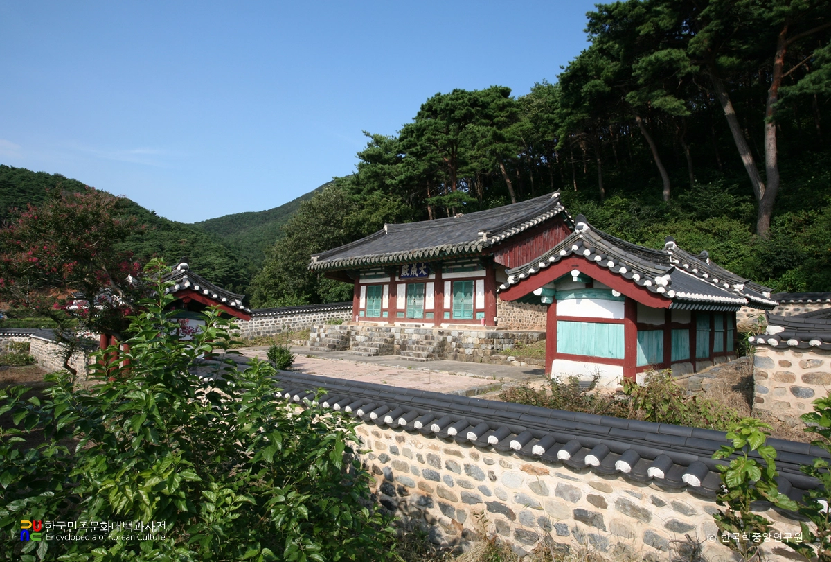 보령향교 대성전 정측면