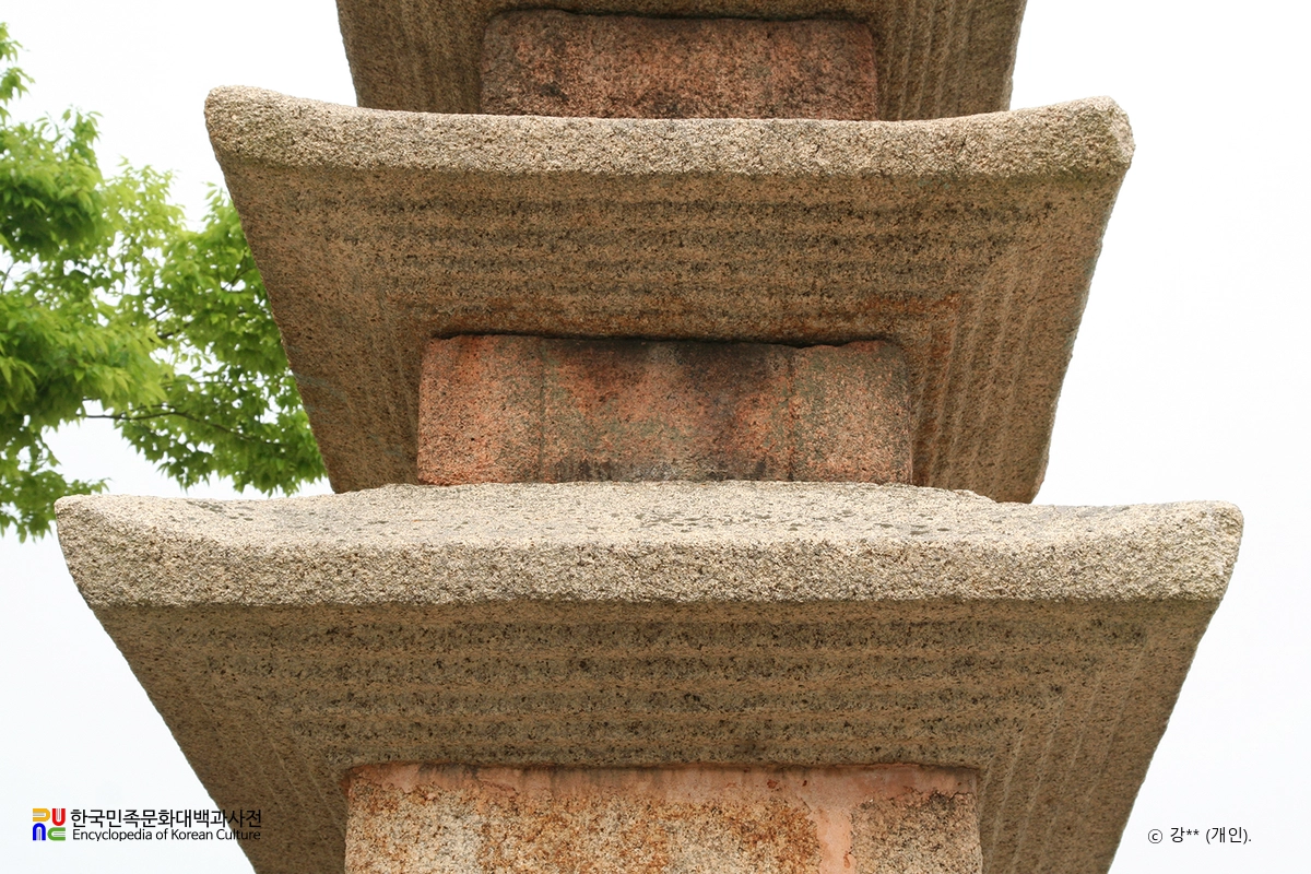 영암 도갑사 오층석탑 / 옥개석