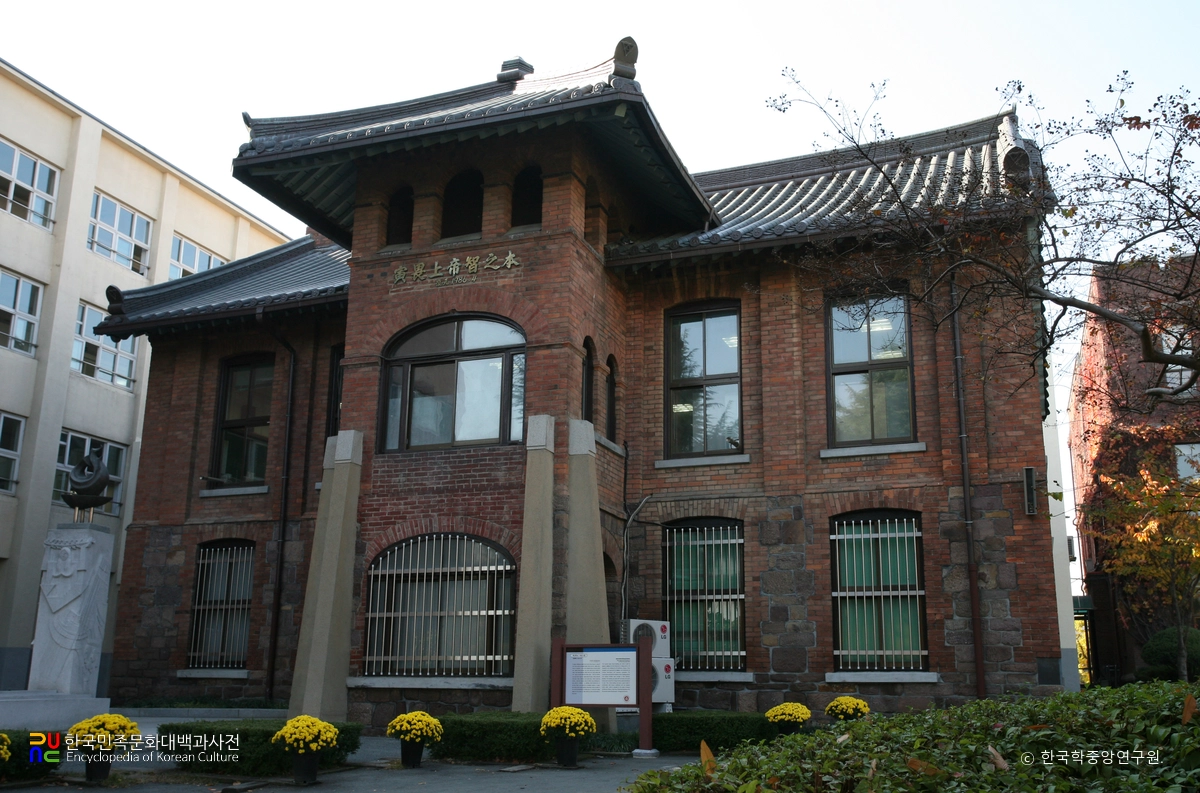 대구 계성학교 아담스관 정측면