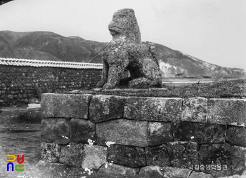 경주 분황사 모전석탑 중 기단 서북쪽 석사자 보수 후 우측면