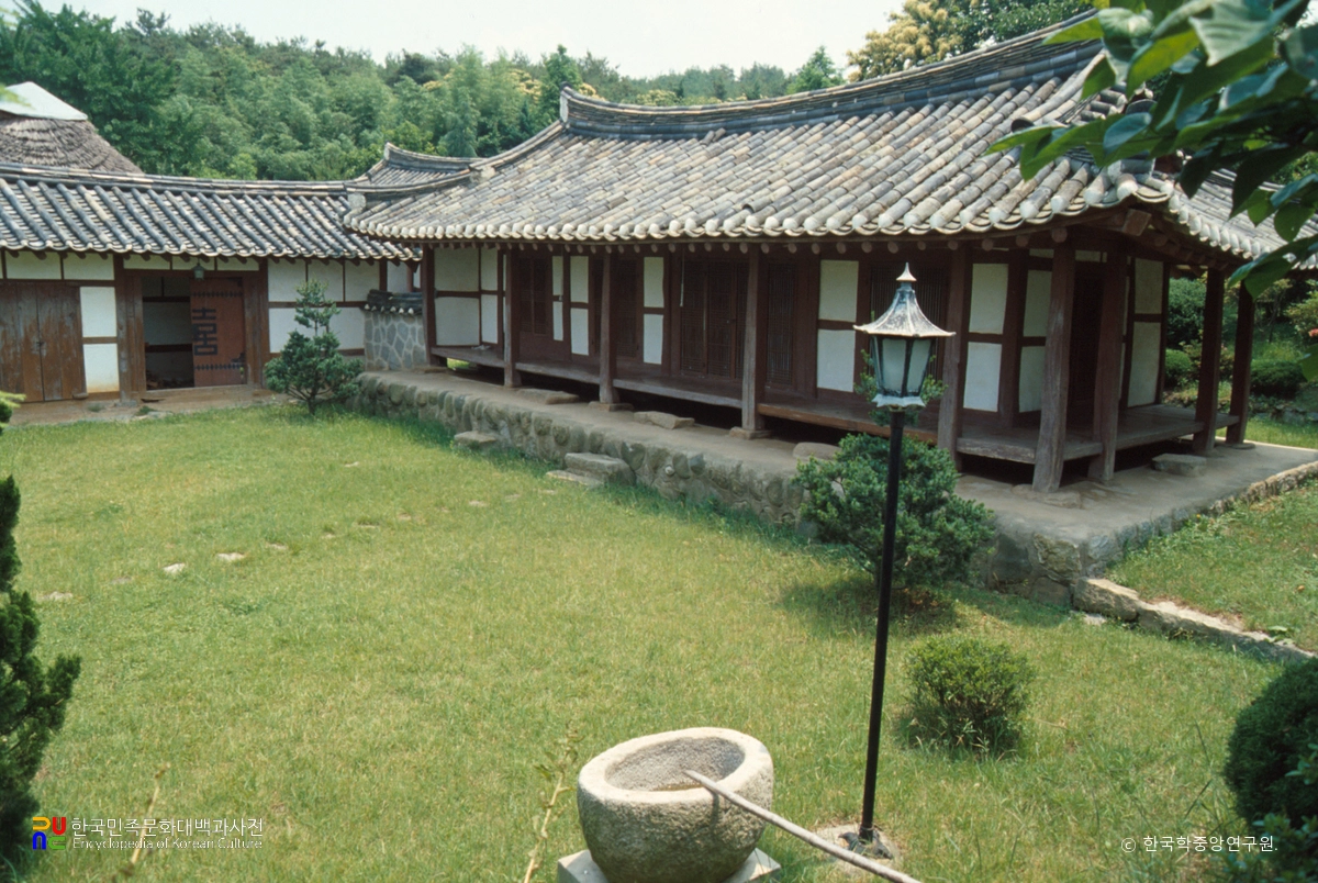 고창 인촌 선생 생가 정측면