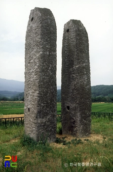 강릉 굴산사지 당간지주 정측면