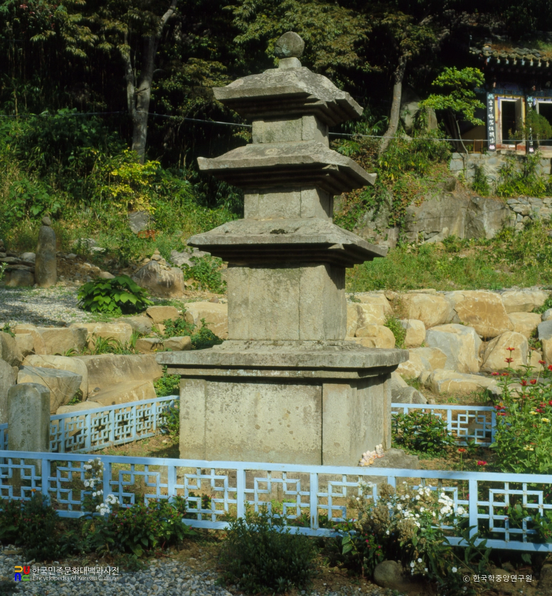 밀양 만어사 삼층석탑