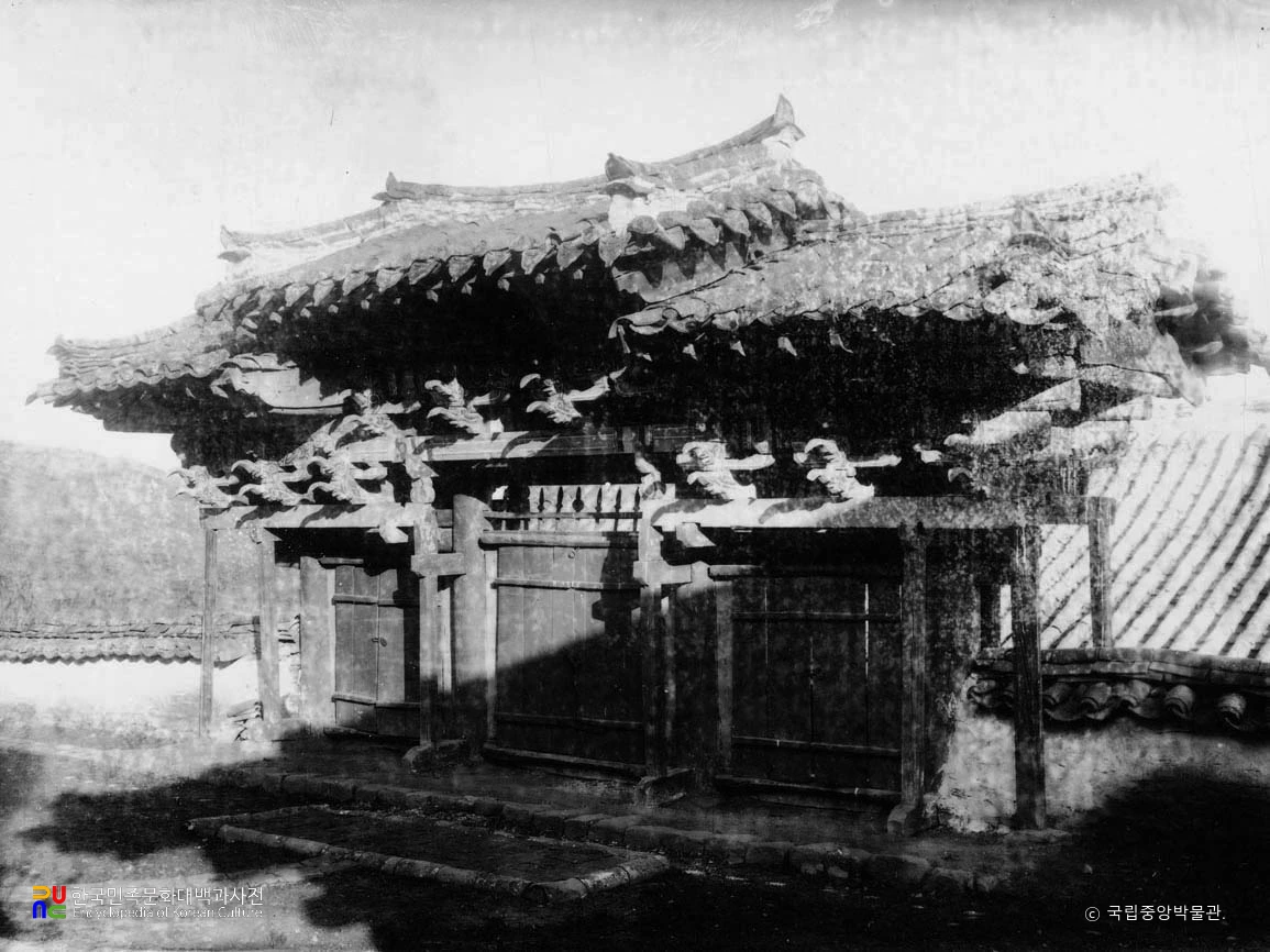 영흥향교 삼문 배면