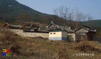 정읍 정충사지 전경