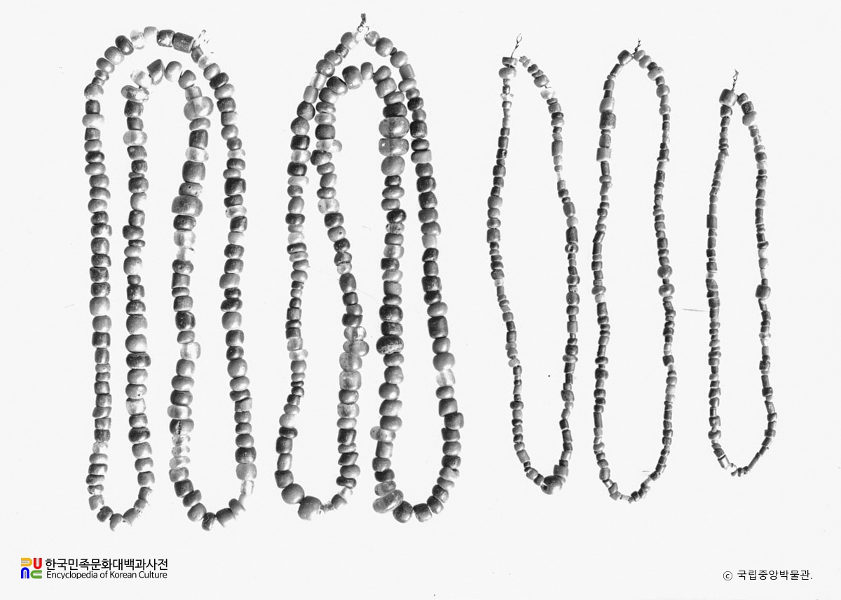 부여 군수리사지 유리옥