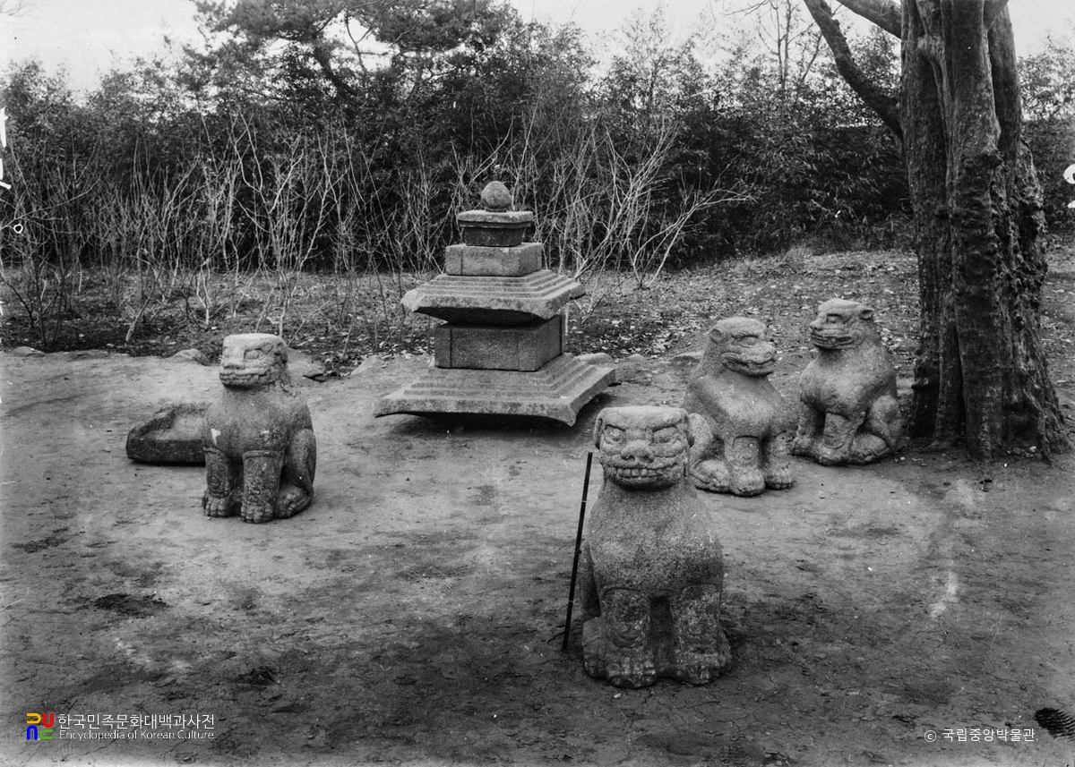 함안 주리사지 사자석탑