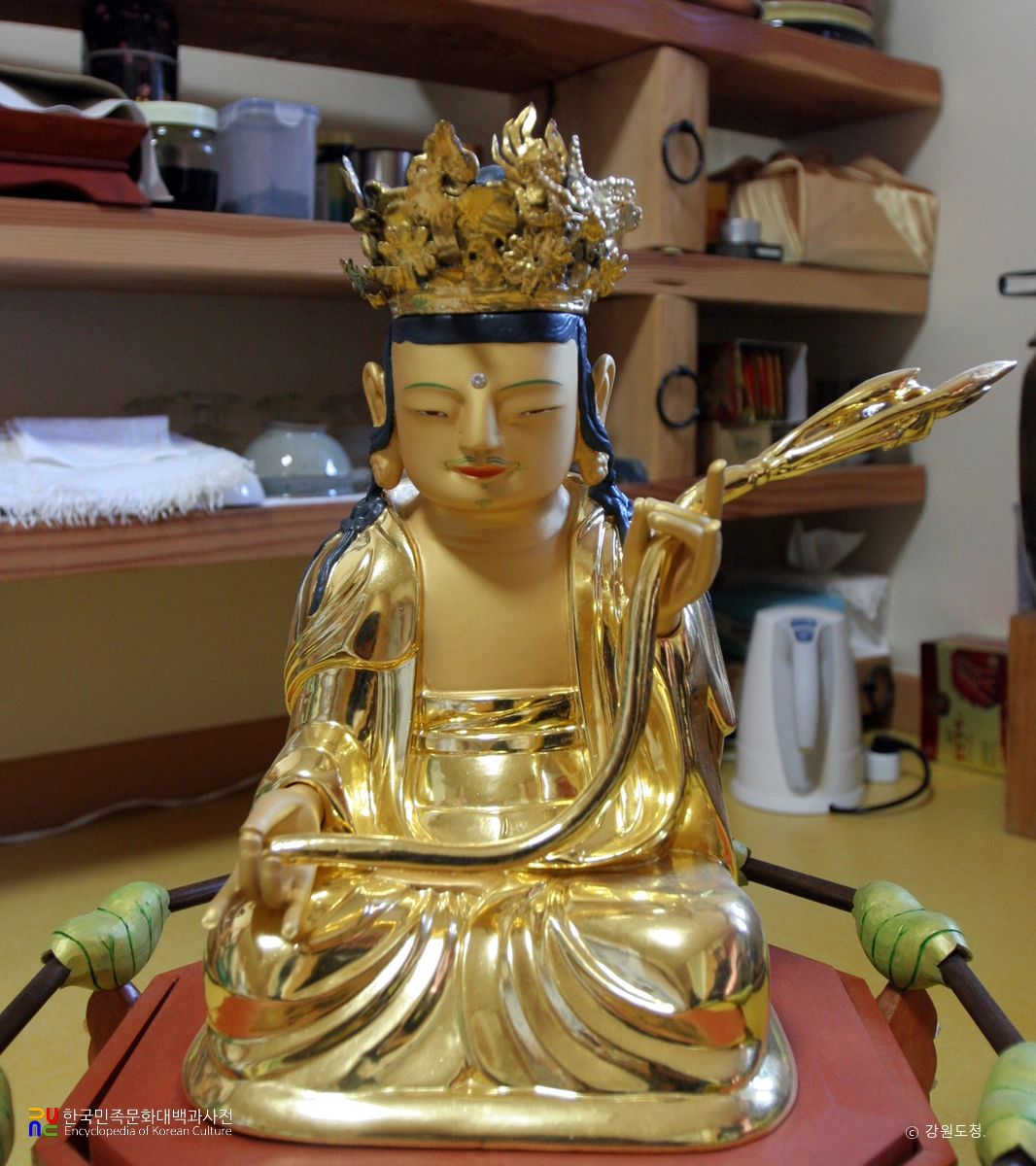 평창 월정사 중대 사자암 목조 비로자나불 좌상