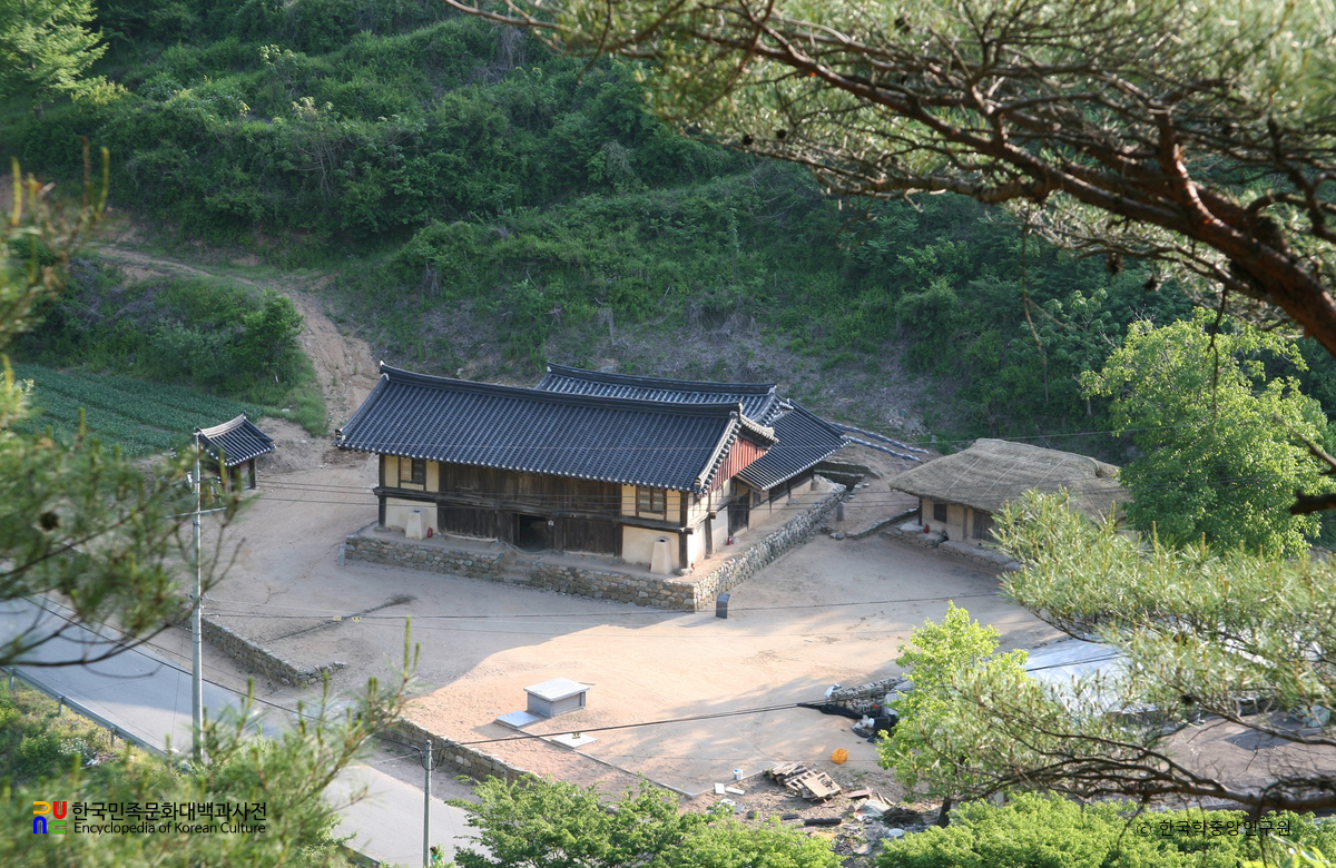 영덕 안동권씨 옥천재사 전경