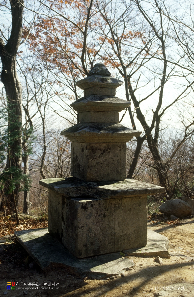 부산 원효암 서편 삼층석탑 측면
