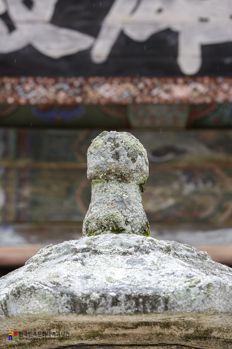 경주 불국사 대웅전 앞 석등 상륜부