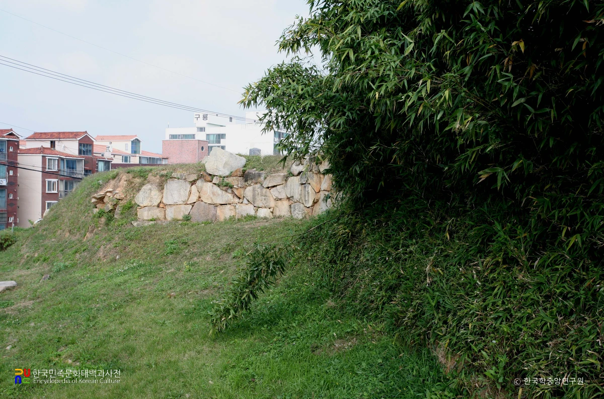 울산 경상좌도병영성 성벽