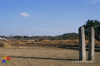 경주 남간사지 당간지주 전경