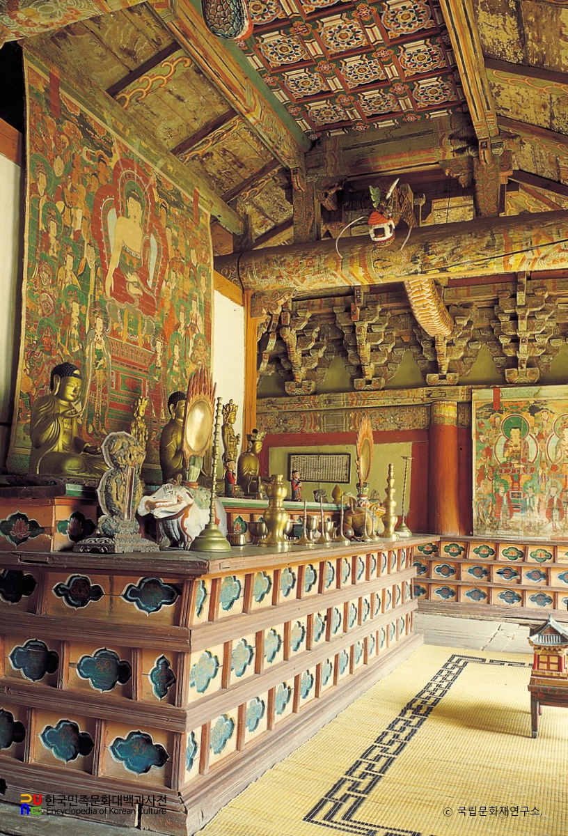 명천 개심사 중 대웅전 내부 좌측면