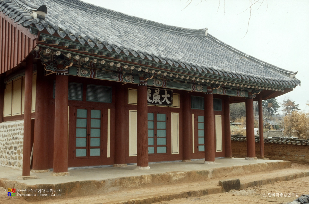 무장향교 대성전