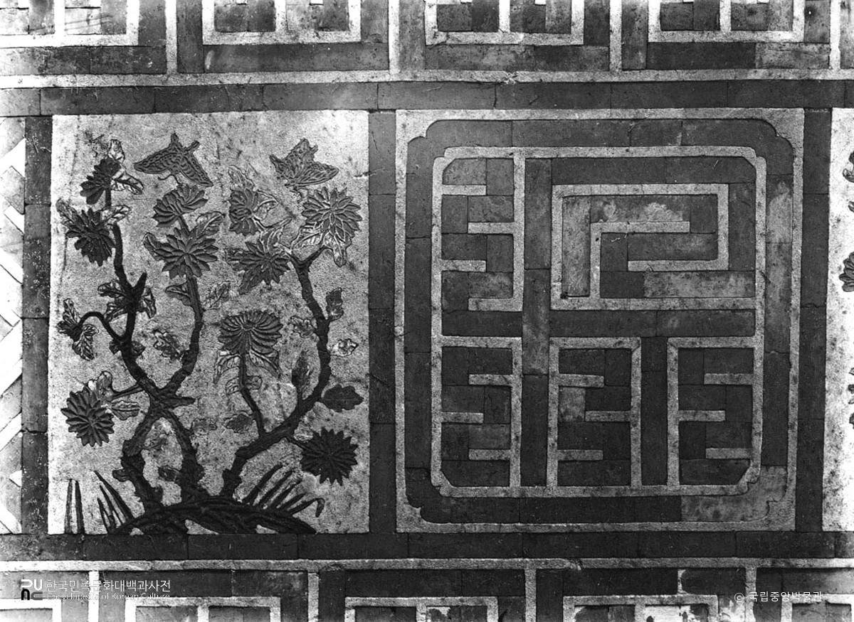 서울 경복궁 자경전 서측 꽃담의 문양