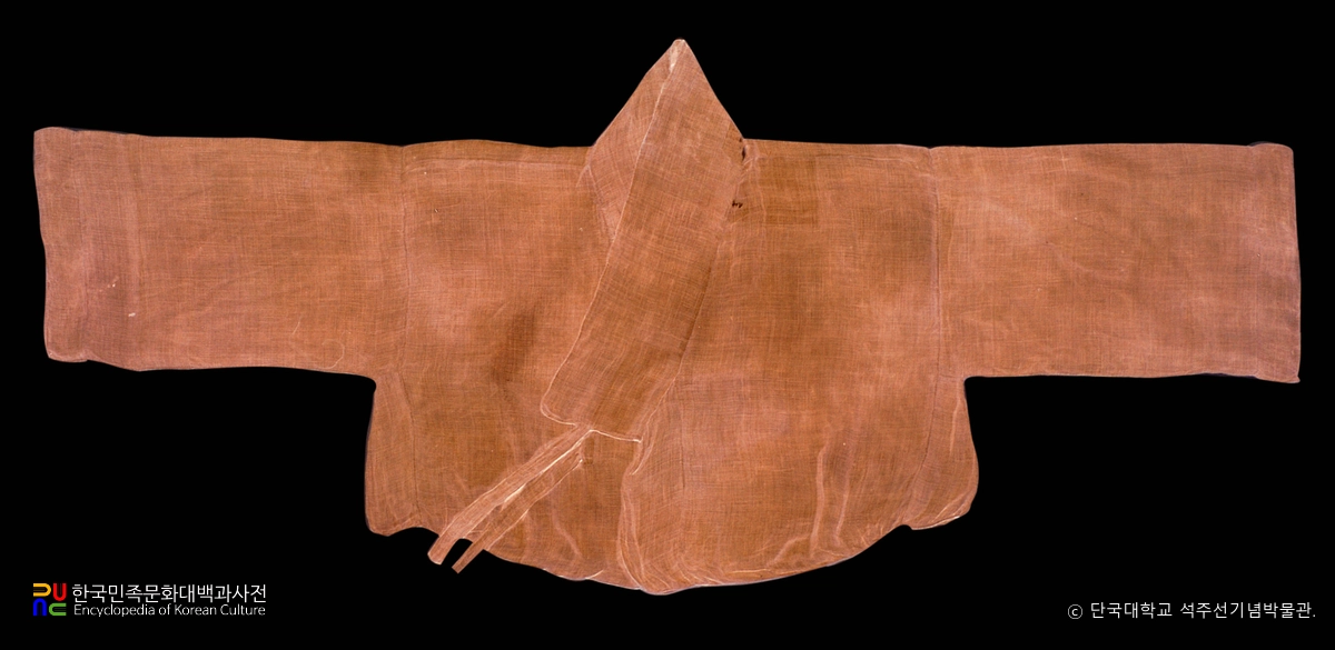 이언충 묘 출토복식