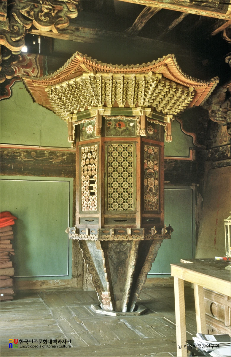 예천 용문사 윤장대