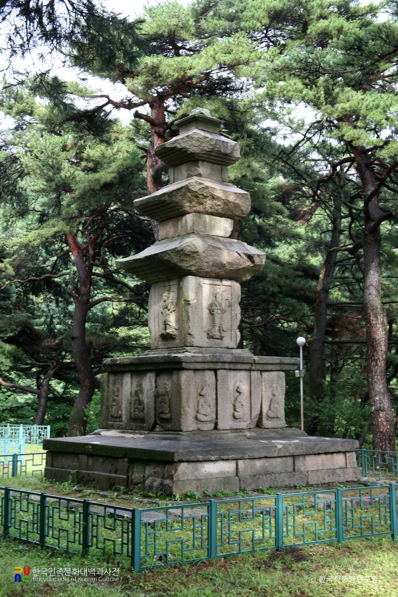 경주 원원사지 동ㆍ서 삼층석탑 중 동삼층석탑 동남면