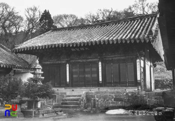 서산 개심사 대웅보전 정측면