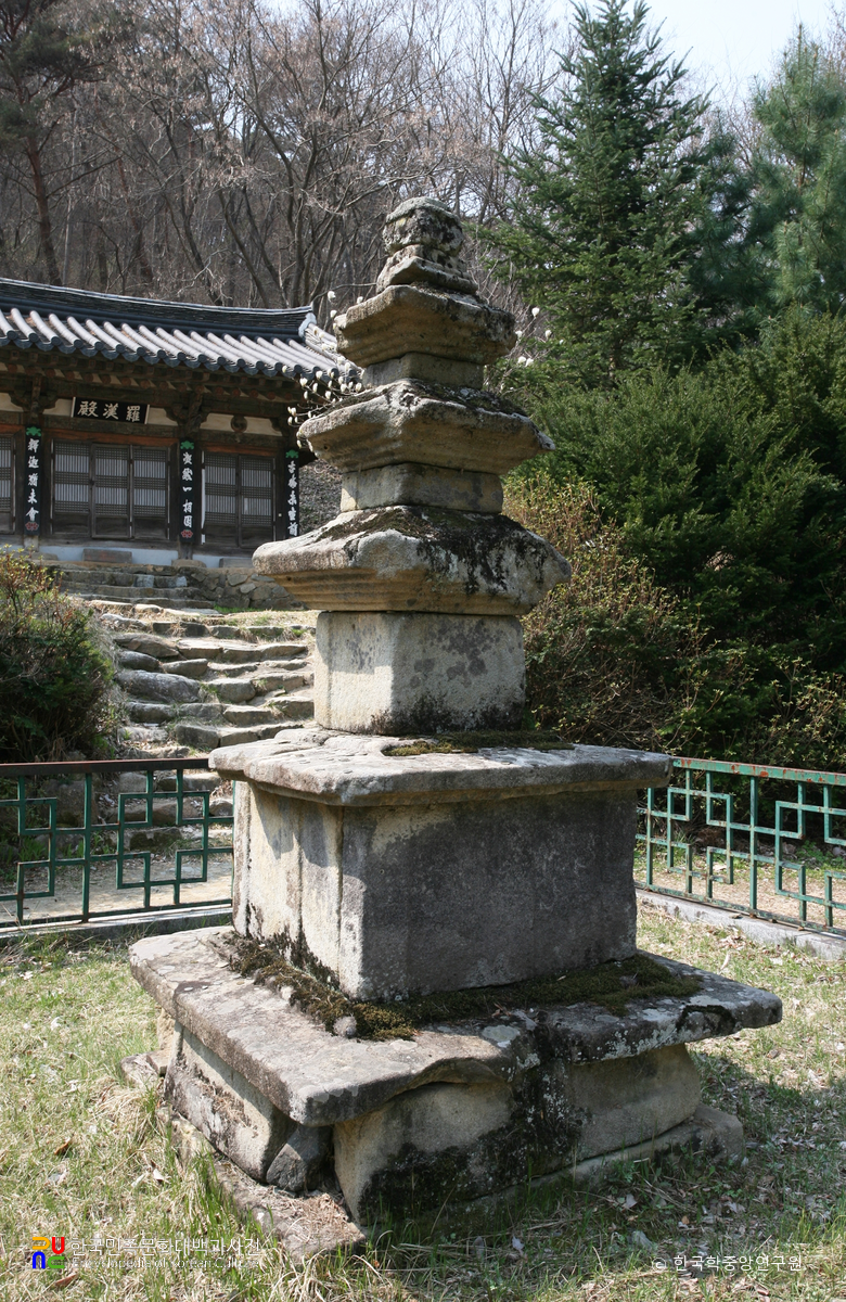 의성 고운사 삼층석탑 정측면
