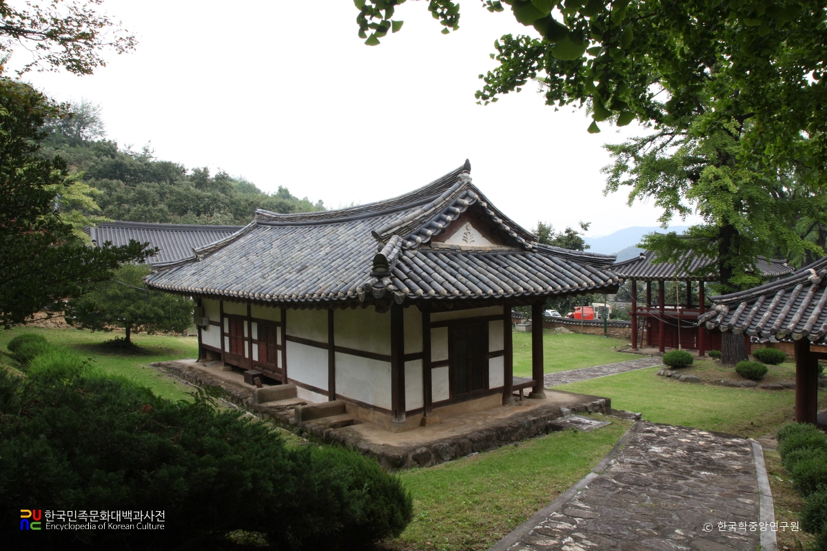 함안 함안향교 중 명륜당 좌측후면