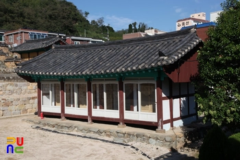 창원 창원향교 중 동재 우측면