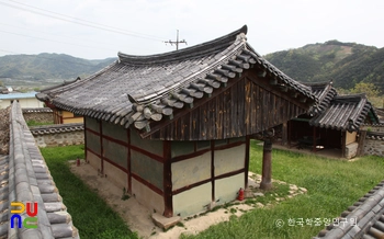 합천 추본사 좌측후면