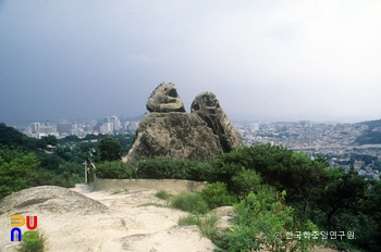 인왕산 선바위