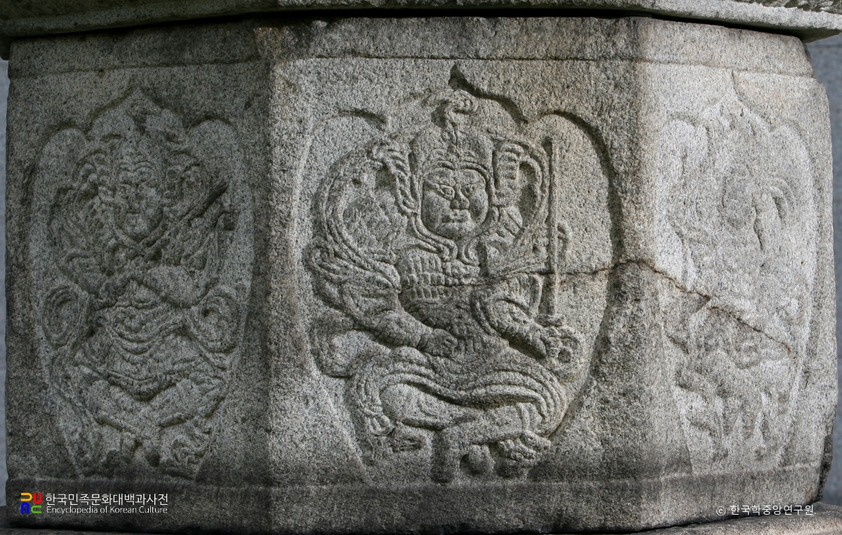 원주 거돈사 원공국사 승묘탑 중 중대석 정면 팔부중상