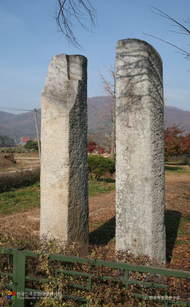 안성 죽산리 당간지주