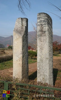 안성 죽산리 당간지주